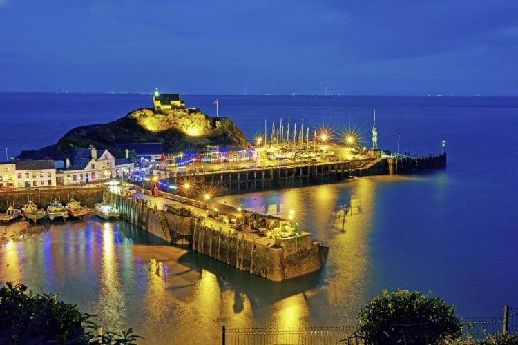 Lfracombe Holiday Apartment Close To Tunnels Beaches イフラクーム エクステリア 写真