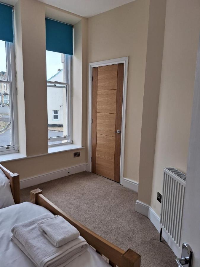 Lfracombe Holiday Apartment Close To Tunnels Beaches イフラクーム エクステリア 写真