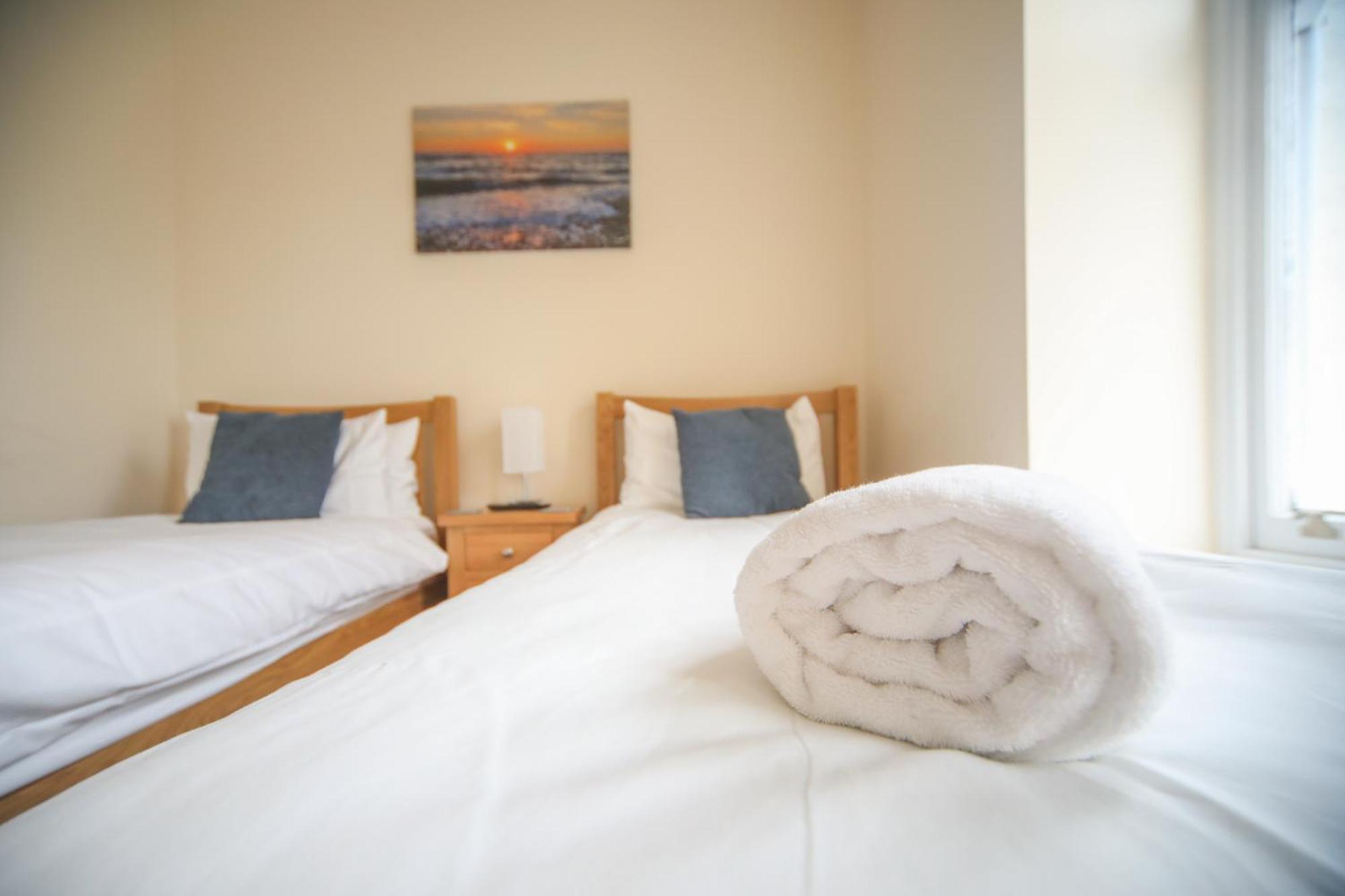 Lfracombe Holiday Apartment Close To Tunnels Beaches イフラクーム エクステリア 写真