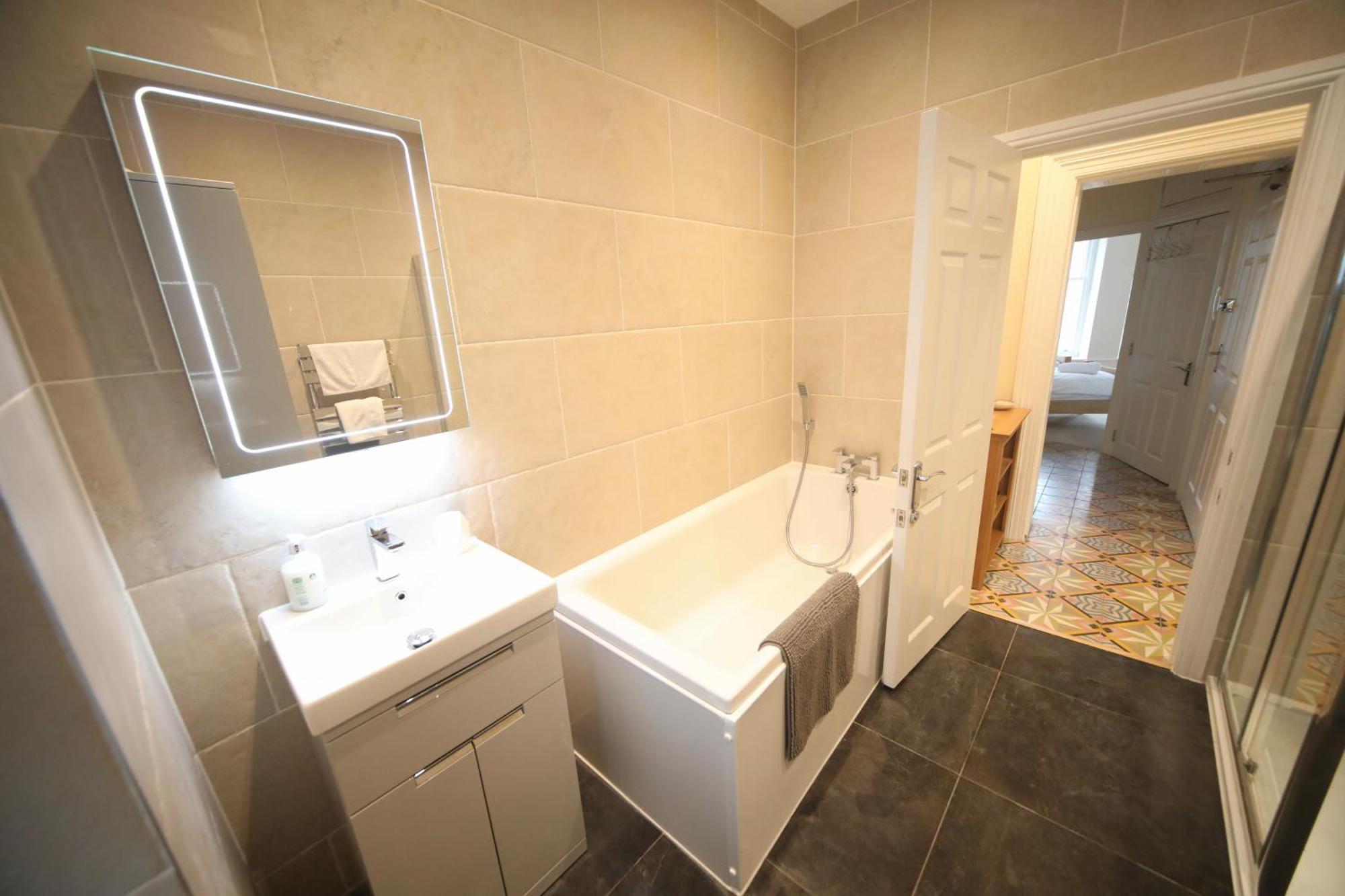 Lfracombe Holiday Apartment Close To Tunnels Beaches イフラクーム エクステリア 写真